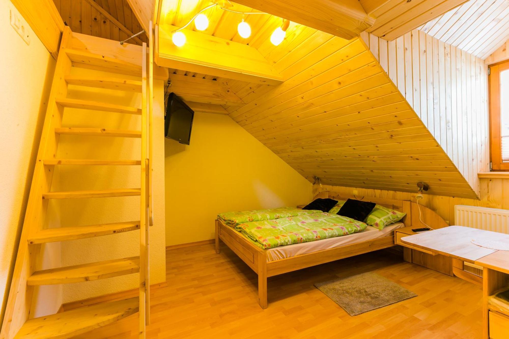 Ekoturizem Vizencar Hotel Церкле на Горенскем Екстериор снимка